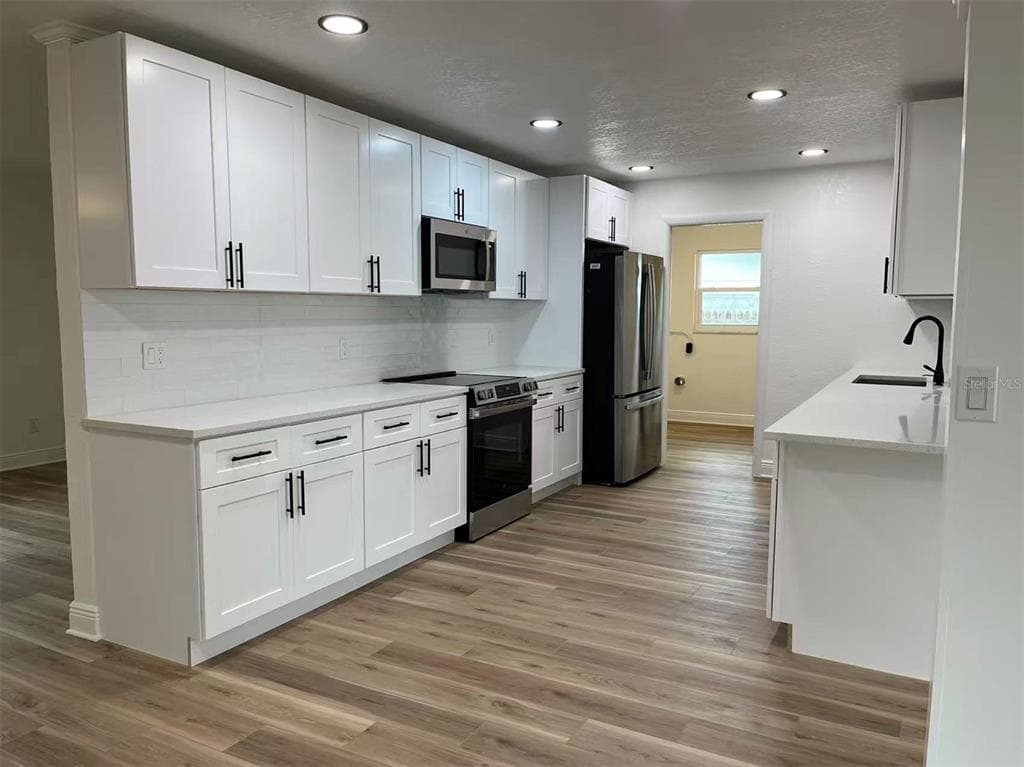 11093 54TH AVENUE N, ST PETERSBURG, FL 33708 — zdjęcie 4