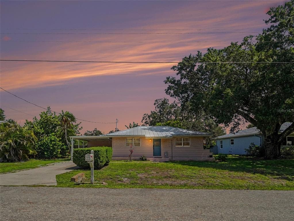 3035 HILLVIEW STREET, SARASOTA, FL 34239
