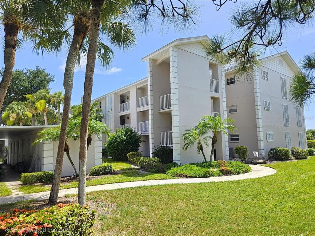 437 CERROMAR LANE # 424, VENICE, FL 34293