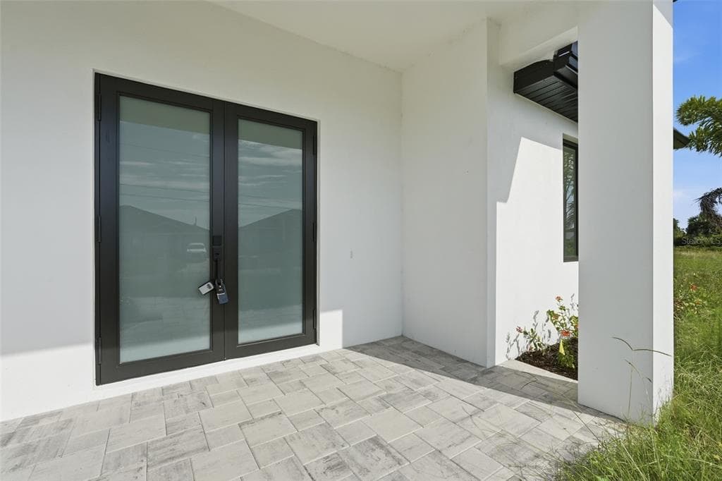 8472 AGATE STREET, PORT CHARLOTTE, FL 33981 — zdjęcie 2