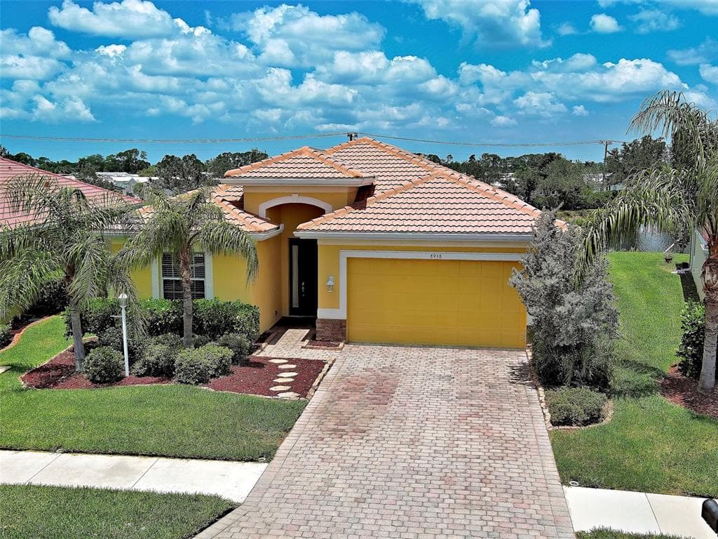 8938 PEREGRINE WAY, NORTH PORT, FL 34287