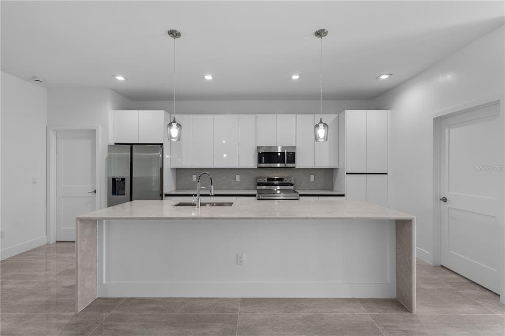 828 GENOA AVENUE S, LEHIGH ACRES, FL 33974 — zdjęcie 5