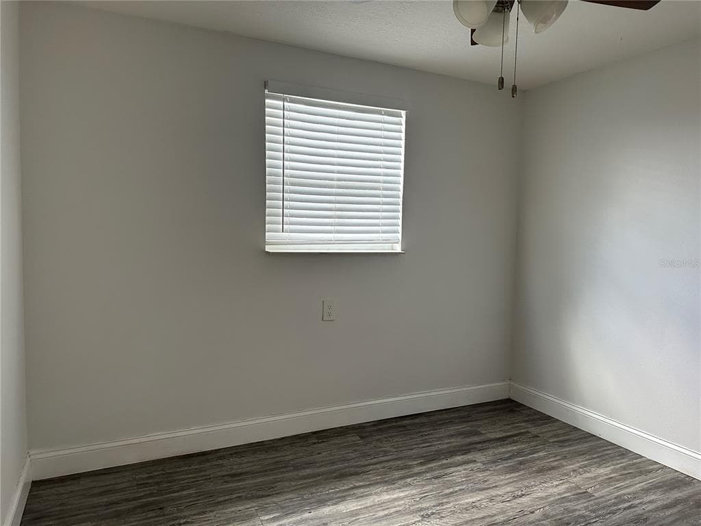 452 88TH AVENUE N, ST PETERSBURG, FL 33702 — zdjęcie 4