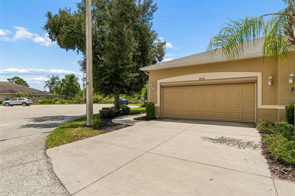 2304 OAKLEY GREEN DRIVE # 61, SUN CITY CENTER, FL 33573 — zdjęcie 5