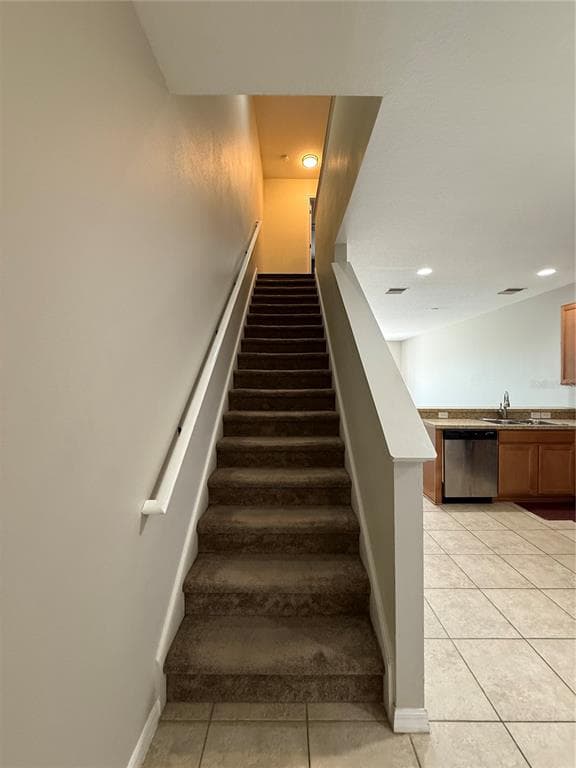 5032 WHITE SANDERLING COURT, TAMPA, FL 33619 — zdjęcie 3