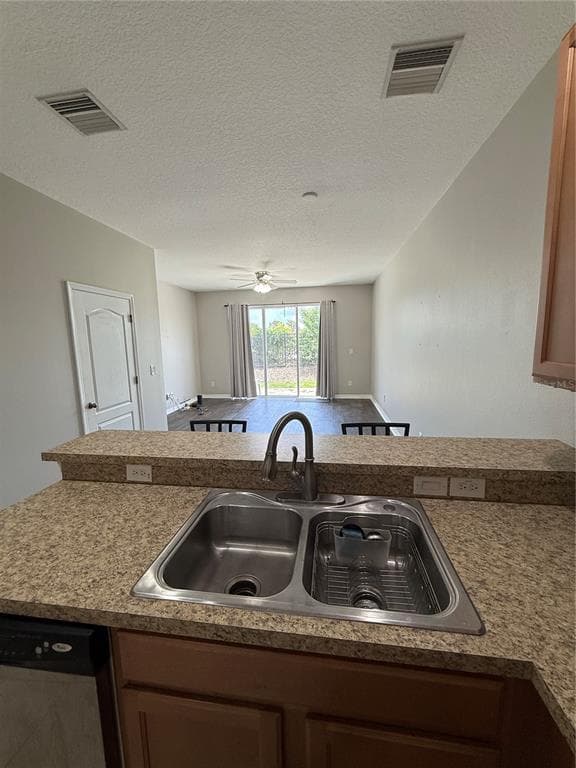 5032 WHITE SANDERLING COURT, TAMPA, FL 33619 — zdjęcie 5