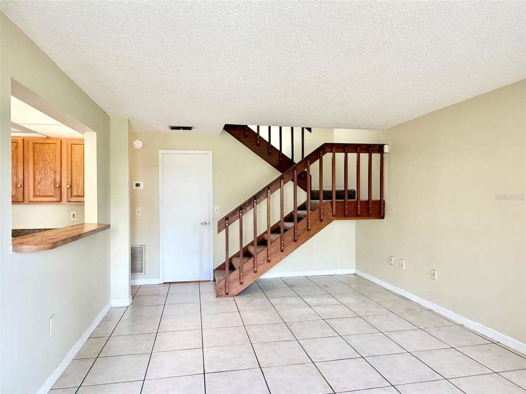 4562 PHEASANT RUN DRIVE # 9B, ORLANDO, FL 32808 — zdjęcie 4