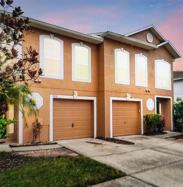 9836 ASHBURN LAKE DRIVE, TAMPA, FL 33610