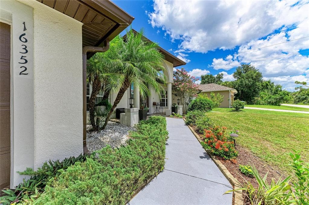 16352 CHICOPEE AVENUE, PORT CHARLOTTE, FL 33954 — zdjęcie 4