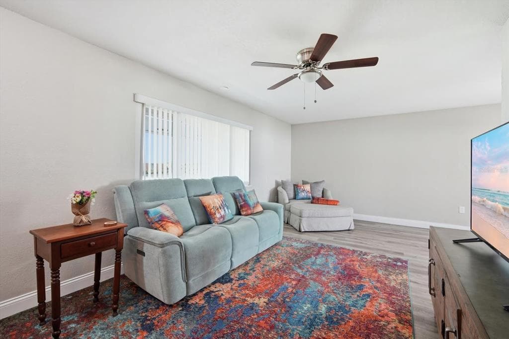 1404 SETON HALL DRIVE, SUN CITY CENTER, FL 33573 — zdjęcie 3