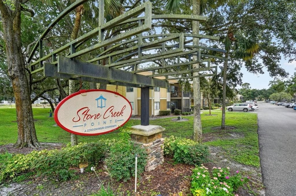 13405 ARBOR POINTE CIRCLE # 104, TAMPA, FL 33617 — zdjęcie 2