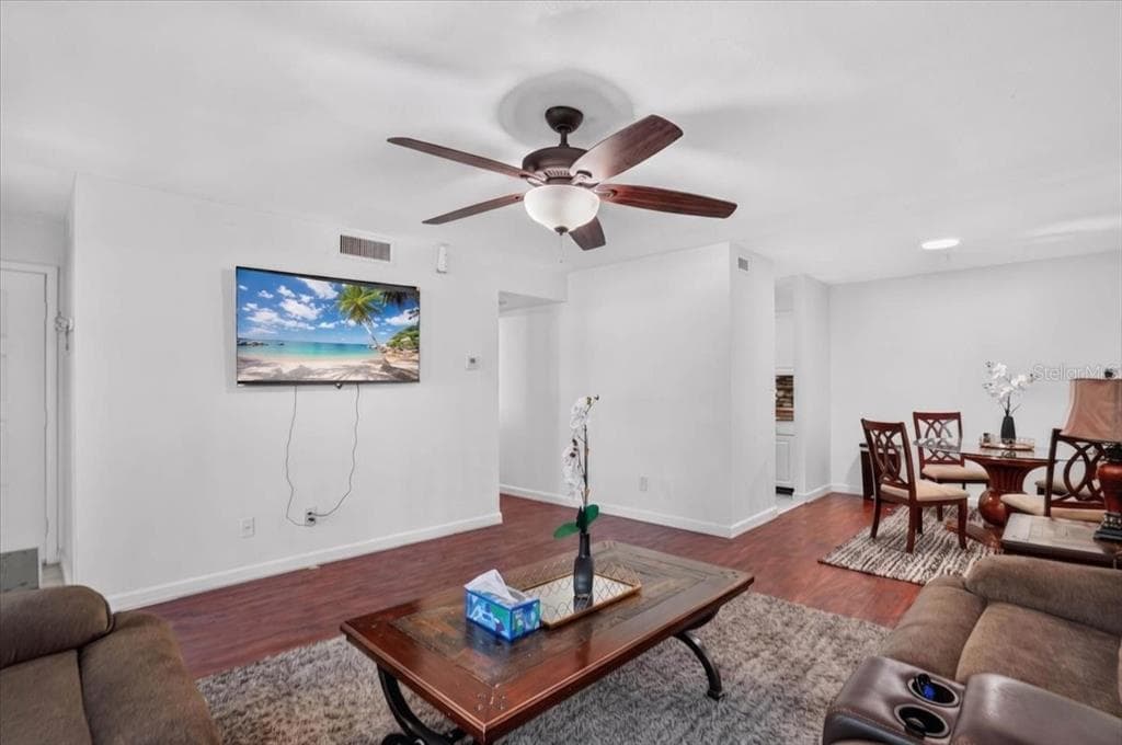13405 ARBOR POINTE CIRCLE # 104, TAMPA, FL 33617 — zdjęcie 5