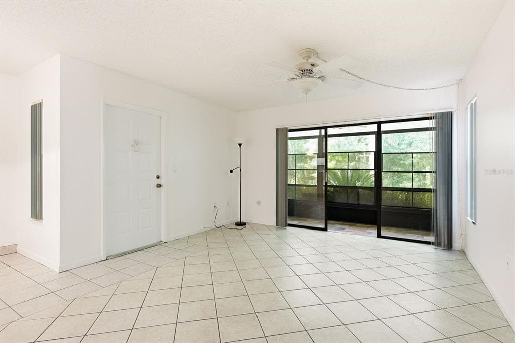 1204 PINE RIDGE CIRCLE W # C1, TARPON SPRINGS, FL 34688 — zdjęcie 4