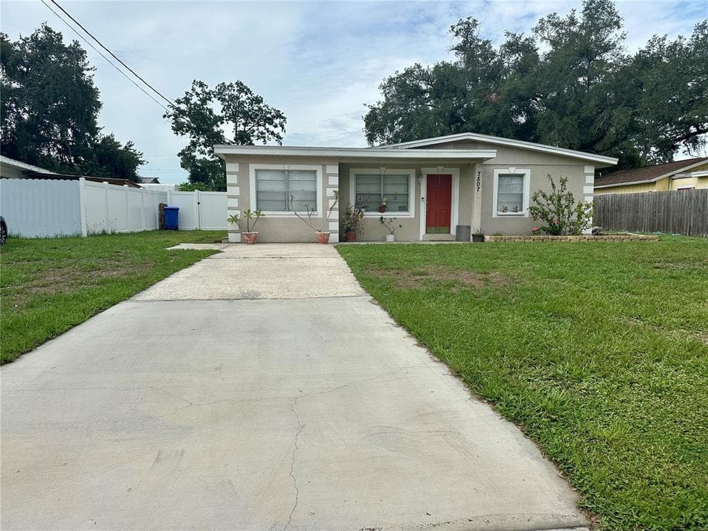 7507 CORAL VINE LANE, TAMPA, FL 33619 — zdjęcie 2