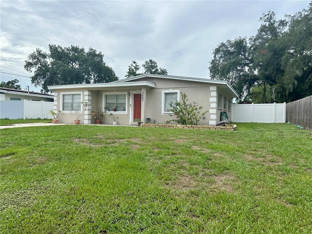 7507 CORAL VINE LANE, TAMPA, FL 33619 — zdjęcie 3