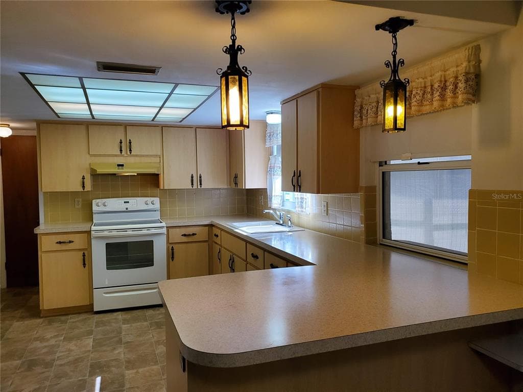 7304 LINCOLN PARK LANE, PORT RICHEY, FL 34668 — zdjęcie 5