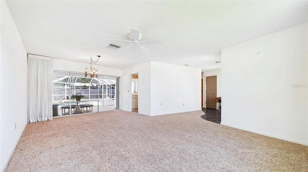 1067 44TH AVENUE NE, ST PETERSBURG, FL 33703 — zdjęcie 4