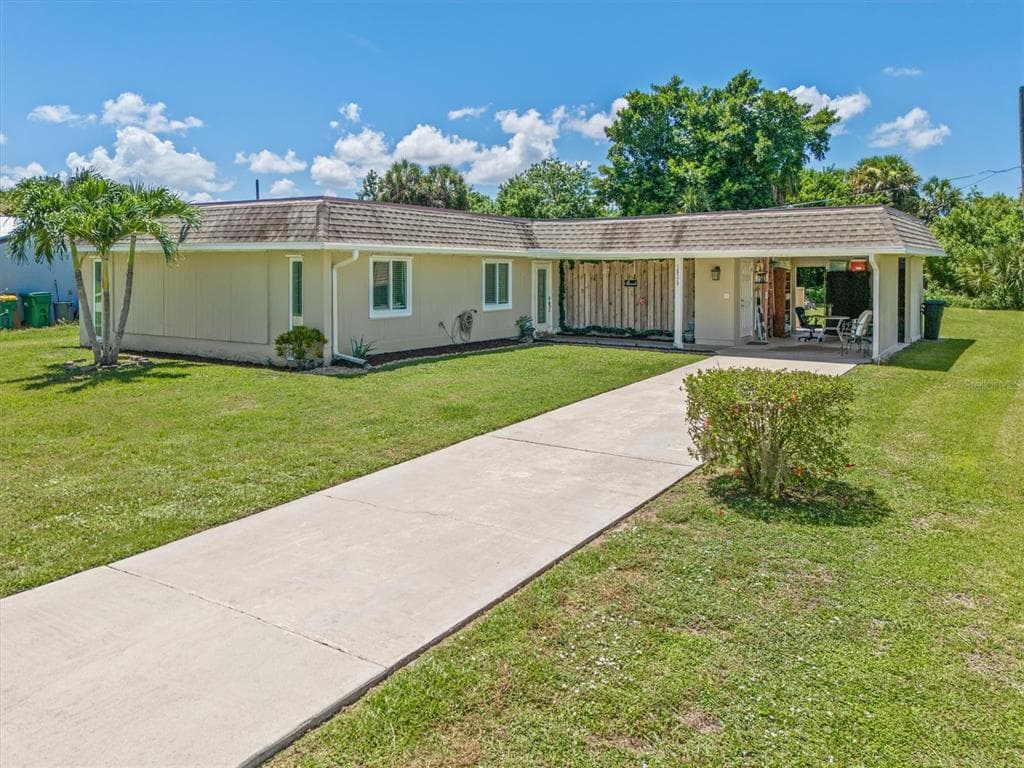 18579 ROBINSON AVENUE, PORT CHARLOTTE, FL 33948