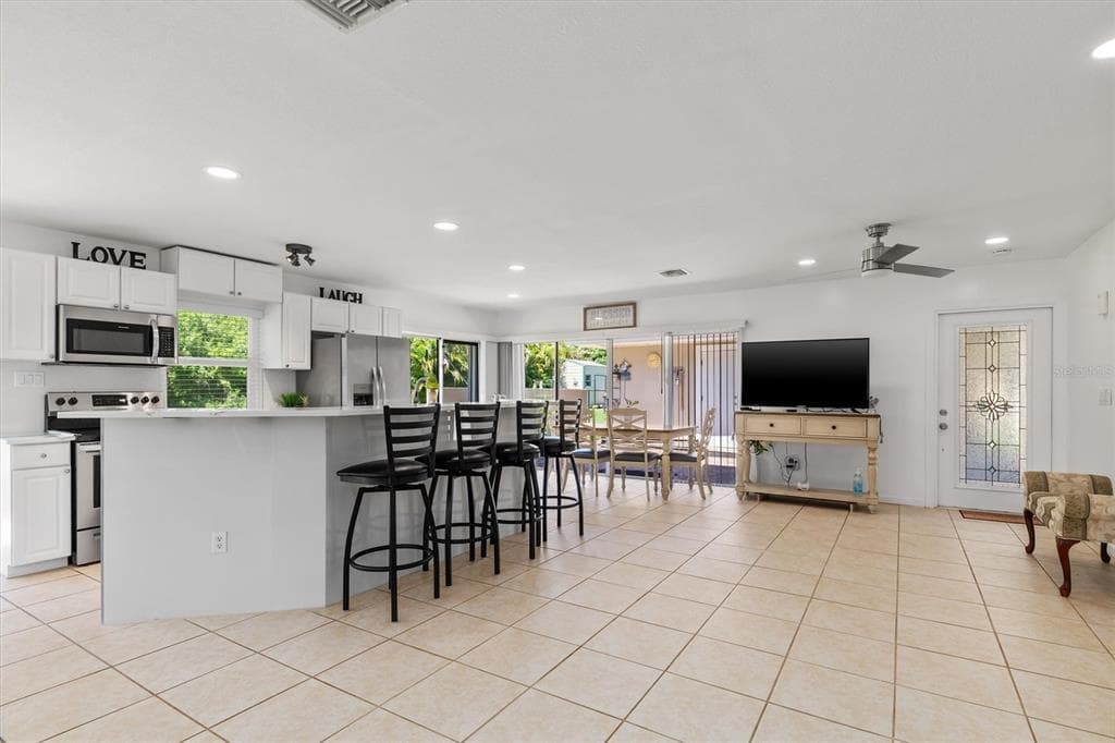 18579 ROBINSON AVENUE, PORT CHARLOTTE, FL 33948 — zdjęcie 5