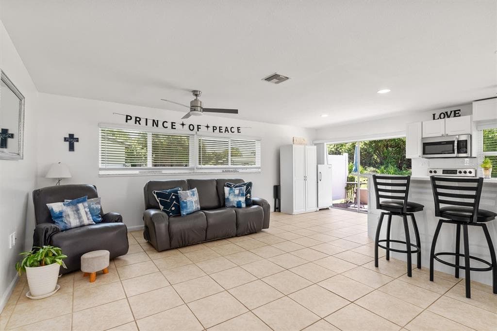 18579 ROBINSON AVENUE, PORT CHARLOTTE, FL 33948 — zdjęcie 4