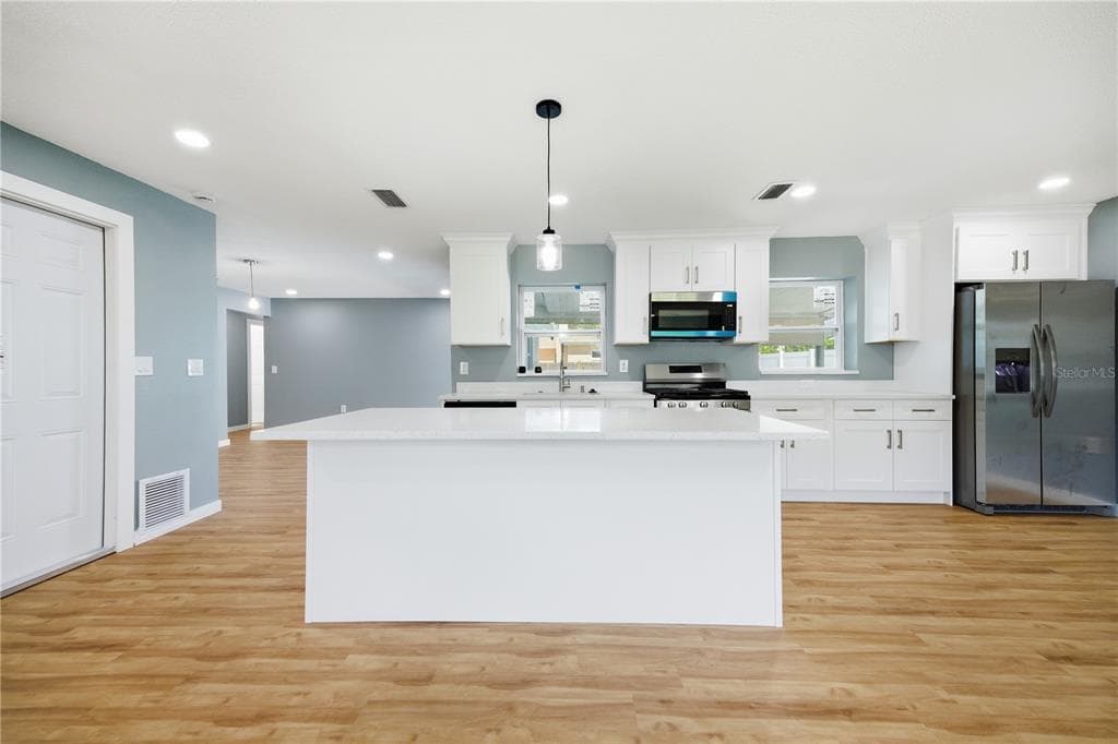 5920 DENVER STREET NE, ST PETERSBURG, FL 33703 — zdjęcie 3