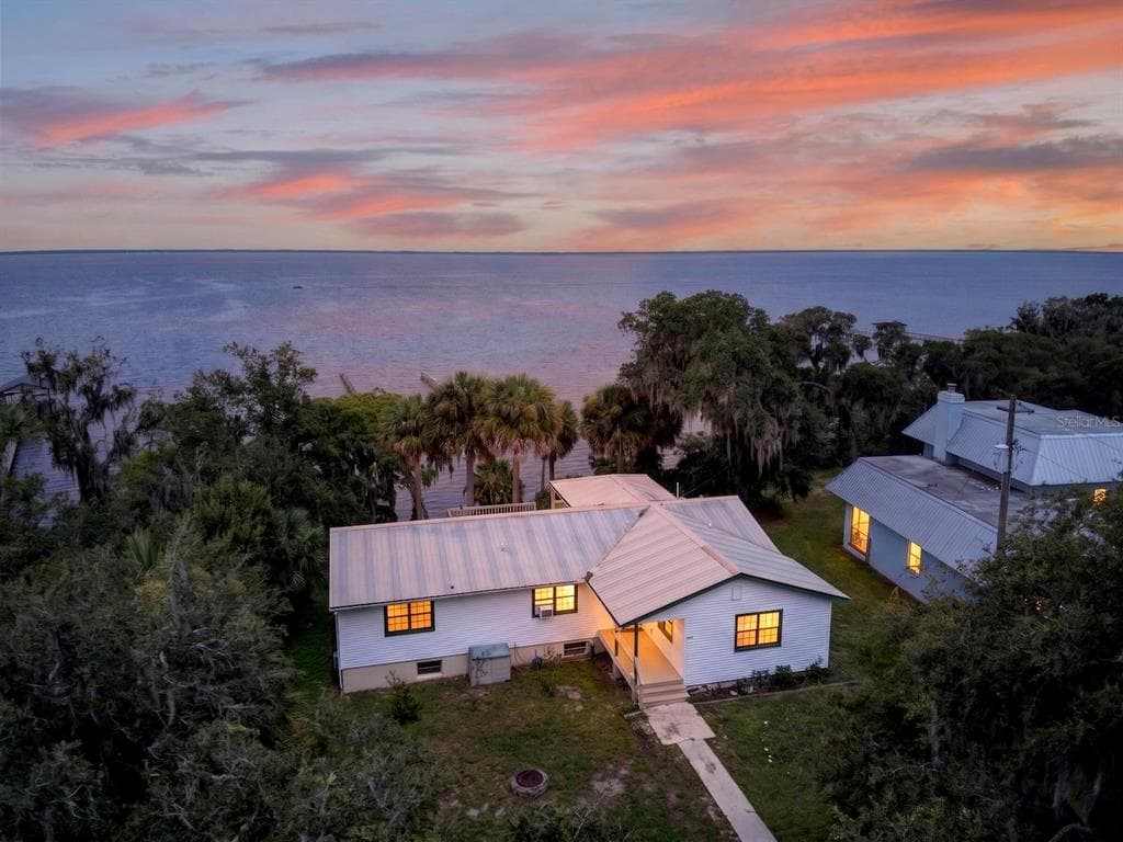 8445 NE 310TH AVENUE, FORT MC COY, FL 32134
