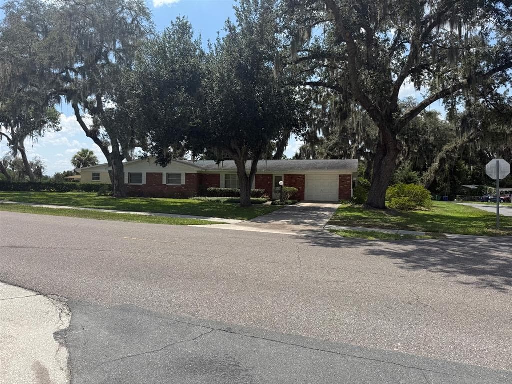 39133 5TH AVENUE, ZEPHYRHILLS, FL 33542