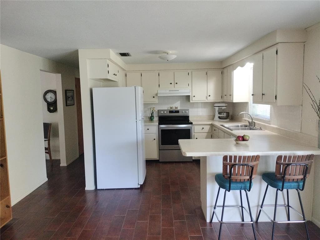 39133 5TH AVENUE, ZEPHYRHILLS, FL 33542 — zdjęcie 4