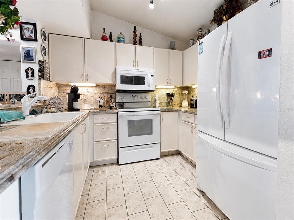 8294 KEY ROYAL CIRCLE # 1631, NAPLES, FL 34119 — zdjęcie 4