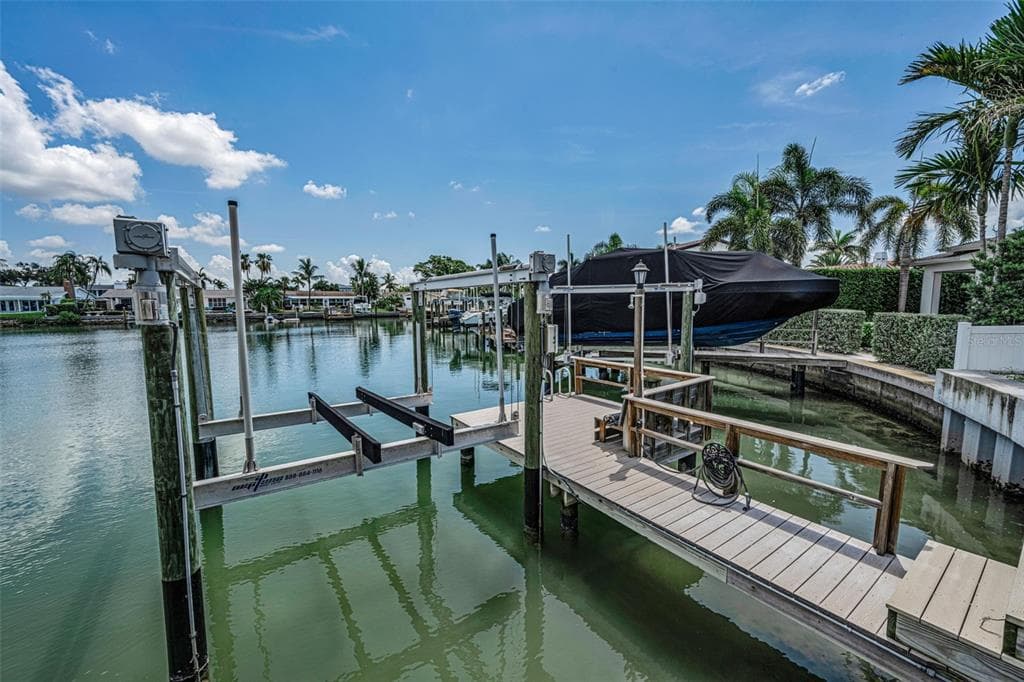 7901 10TH AVENUE S, ST PETERSBURG, FL 33707 — zdjęcie 4