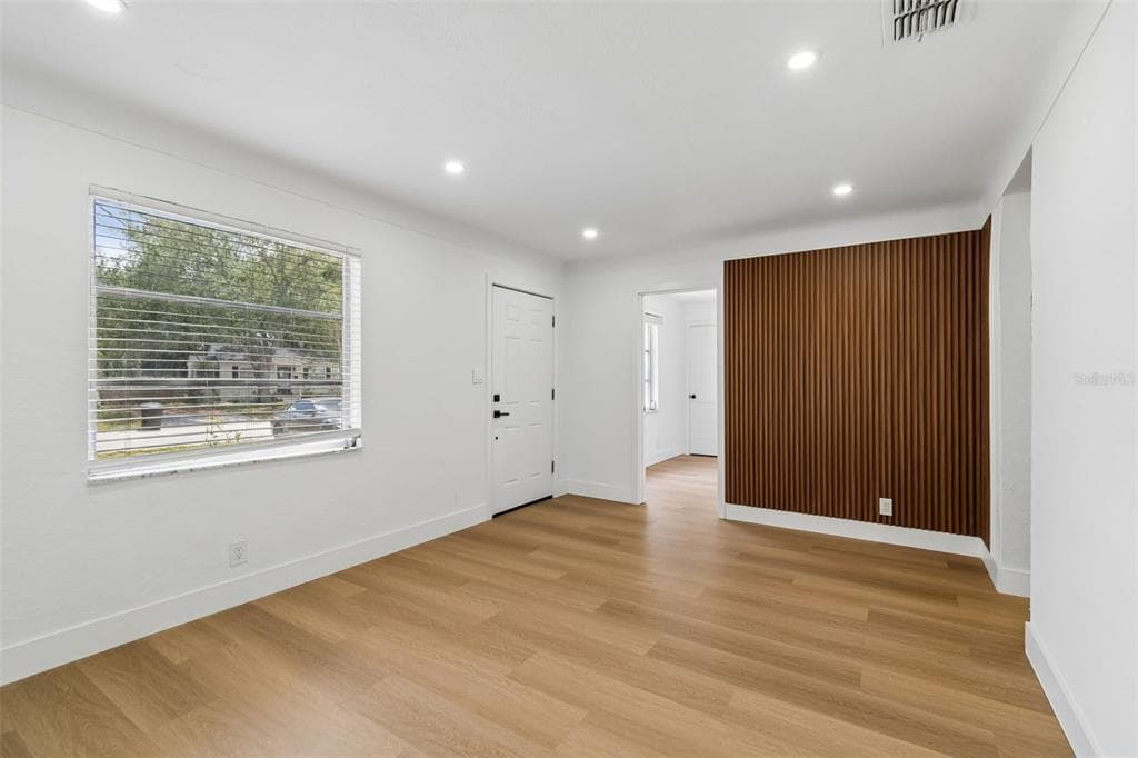 517 HAMPTON AVENUE NE, ST PETERSBURG, FL 33703 — zdjęcie 3