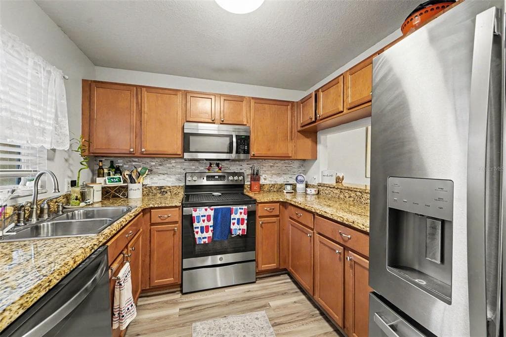 6255 TIMBERLY LN, ZEPHYRHILLS, FL 33542 — zdjęcie 4