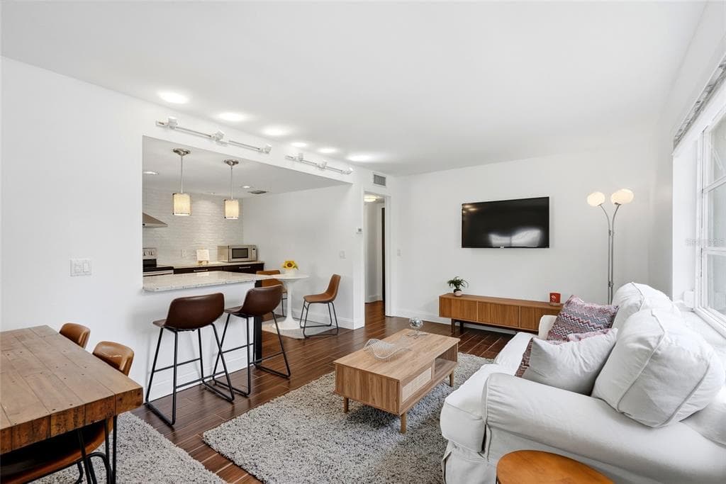 125 5TH AVENUE NE # 210, ST PETERSBURG, FL 33701 — zdjęcie 4