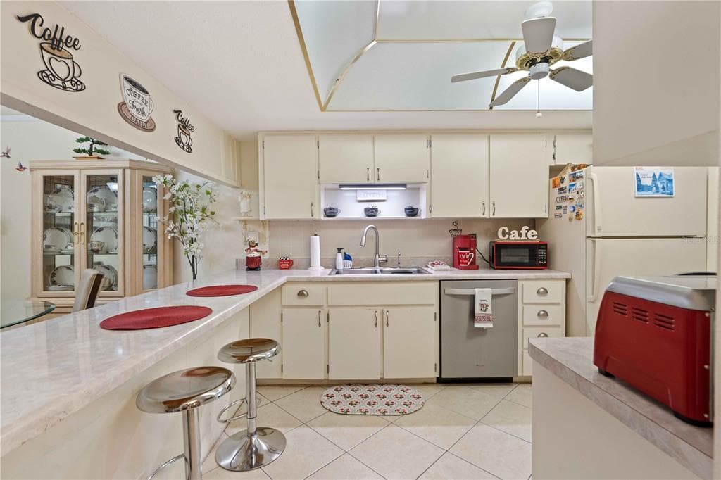 7623 RADCLIFFE CIRCLE # 211A, PORT RICHEY, FL 34668 — zdjęcie 5