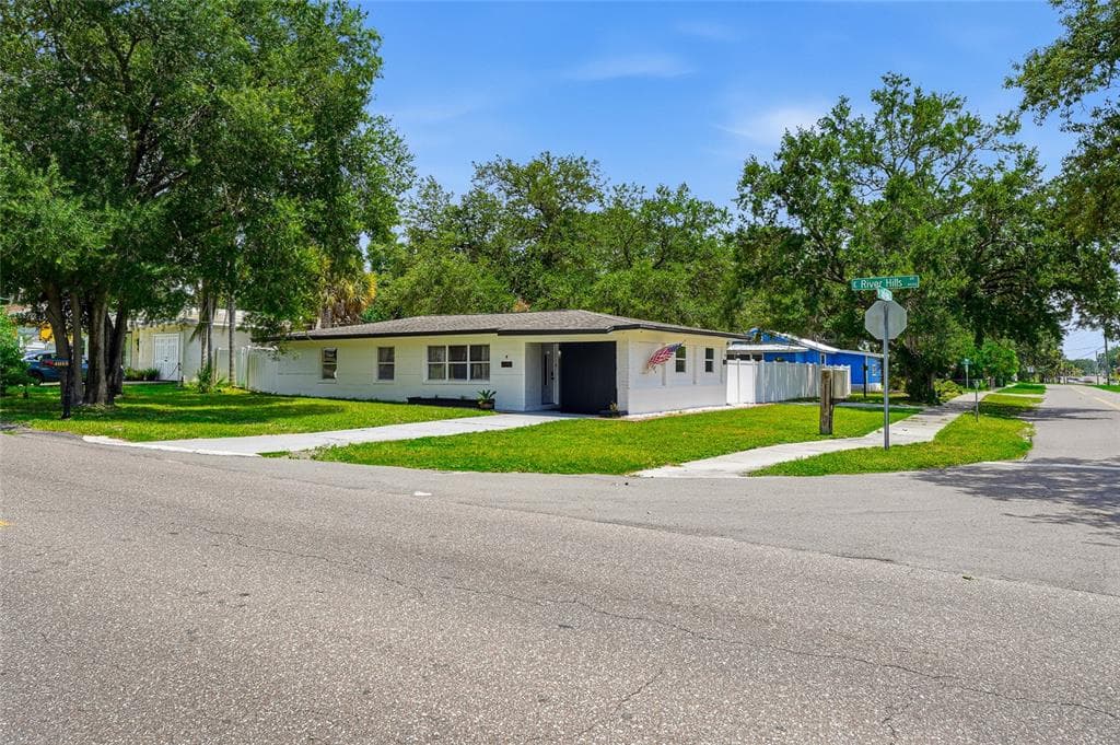 4015 RIVER HILLS DRIVE, TAMPA, FL 33617 — zdjęcie 3