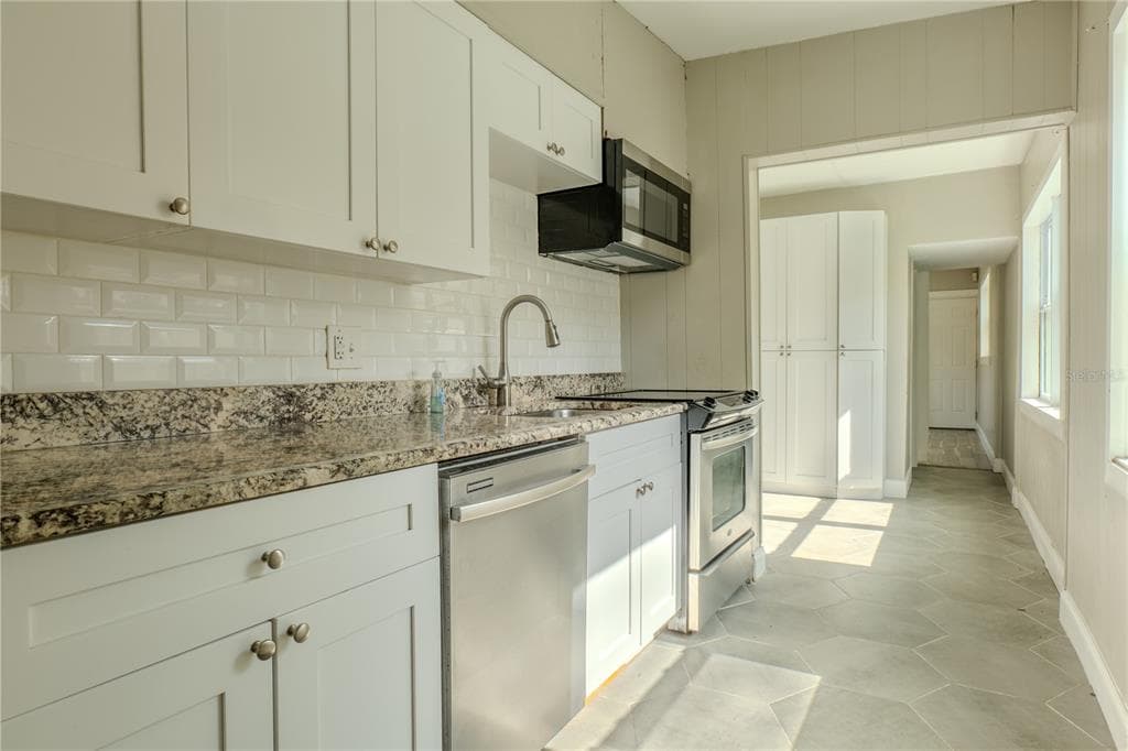 2553 18TH AVENUE N, ST PETERSBURG, FL 33713 — zdjęcie 4