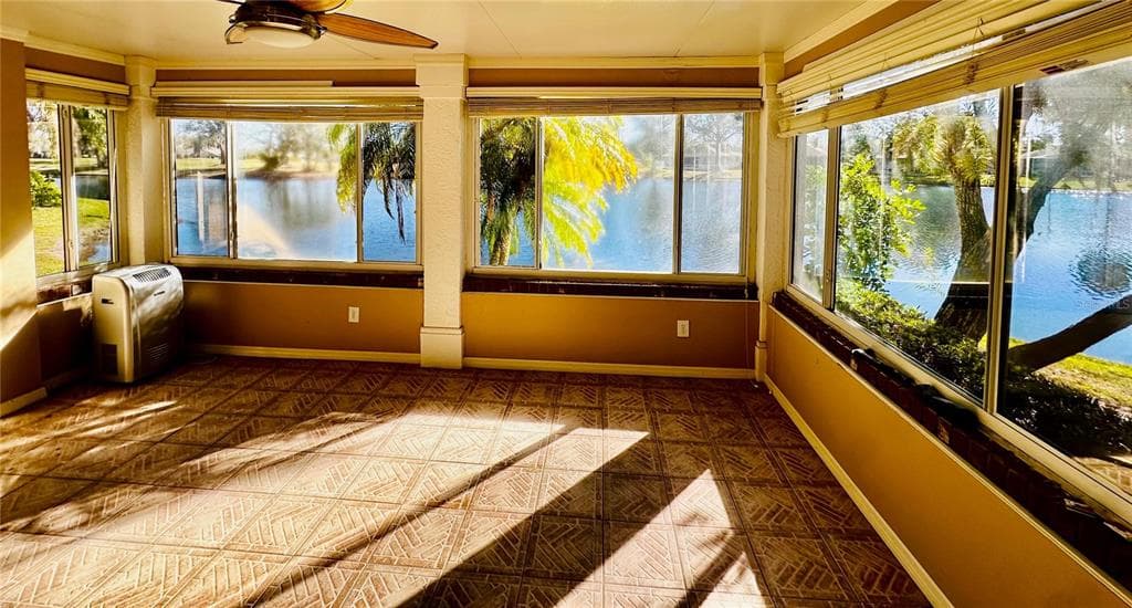 801 SILVERTHORN LANE, SUN CITY CENTER, FL 33573 — zdjęcie 3