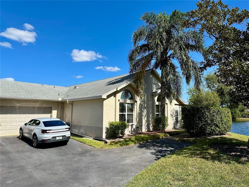 801 SILVERTHORN LANE, SUN CITY CENTER, FL 33573