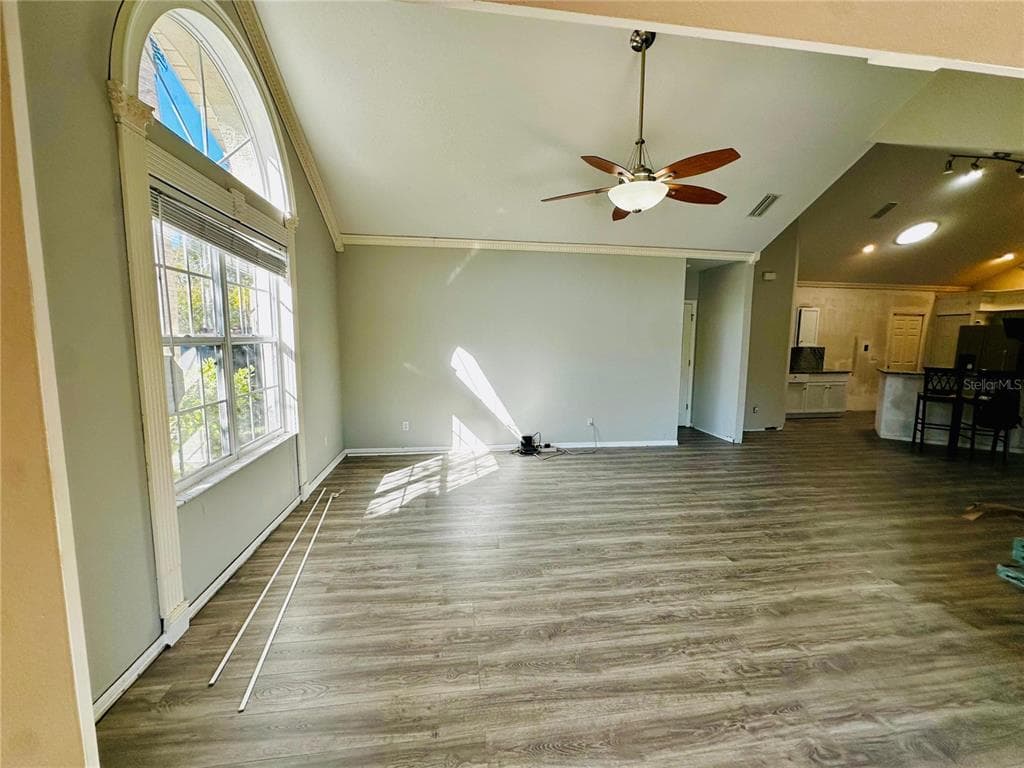 801 SILVERTHORN LANE, SUN CITY CENTER, FL 33573 — zdjęcie 5