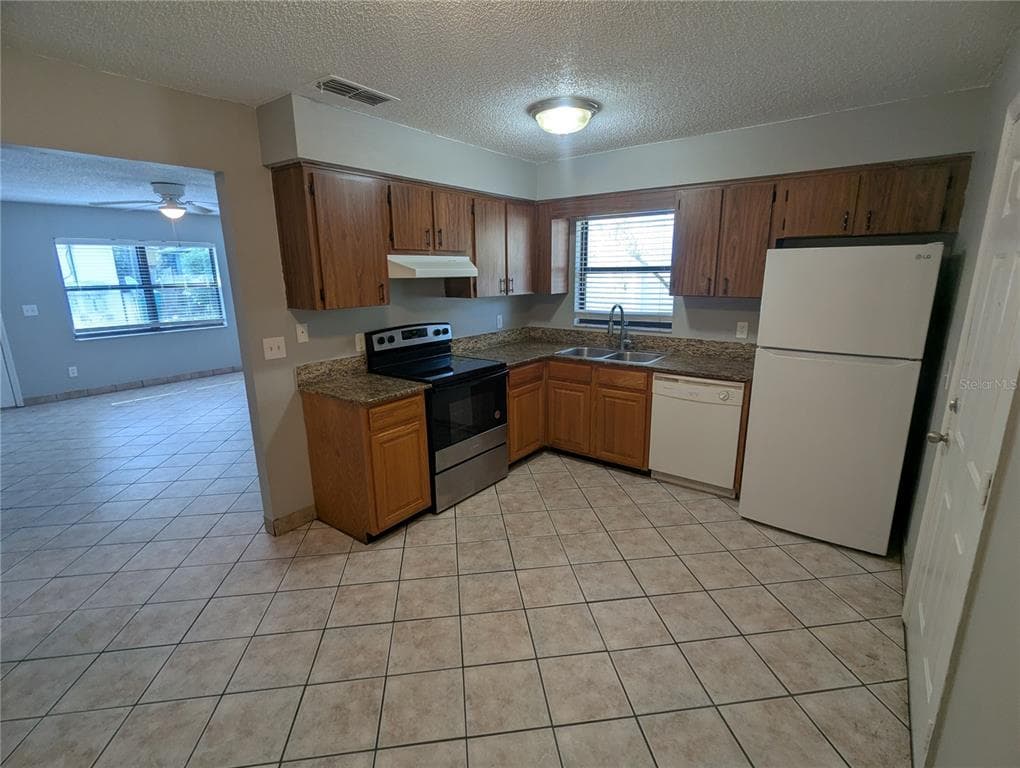 910 SOUTH CENTER STREET # 910, EUSTIS, FL 32726 — zdjęcie 2