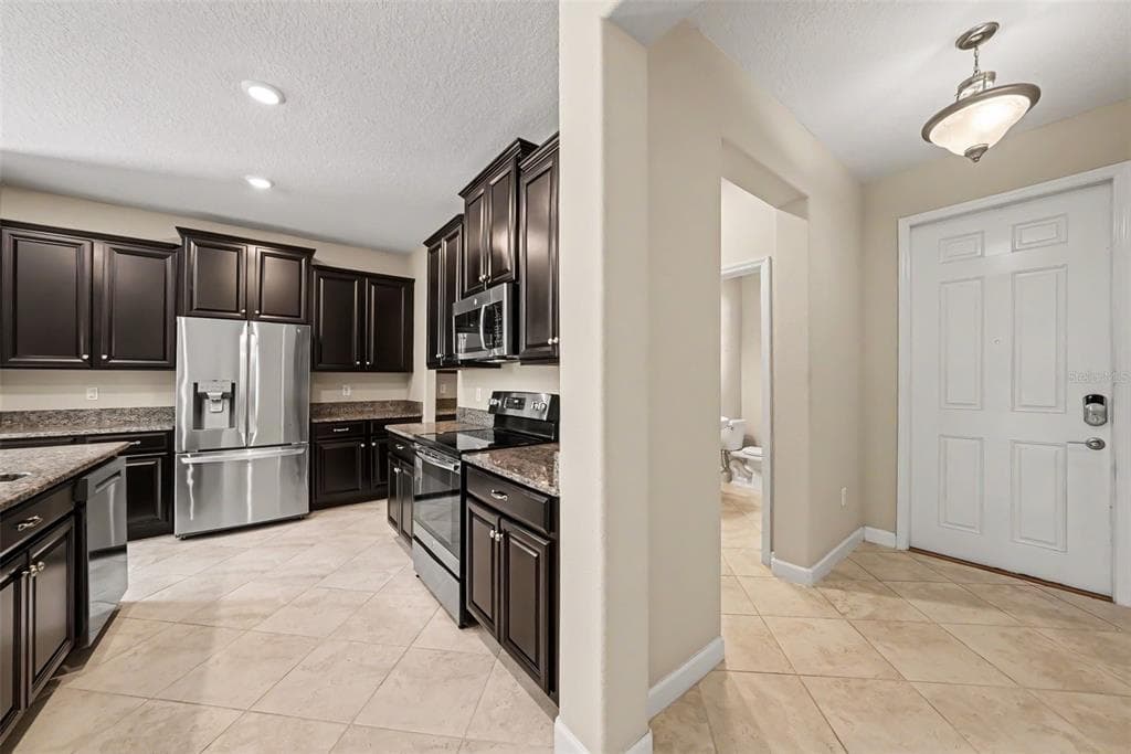 10032 SAGE CREEK DRIVE, SUN CITY CENTER, FL 33573 — zdjęcie 5