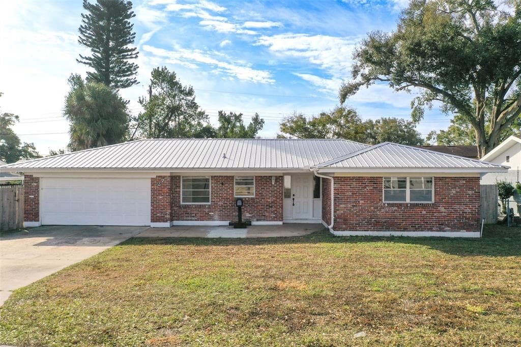 124 SHELLEY DRIVE, WINTER HAVEN, FL 33884