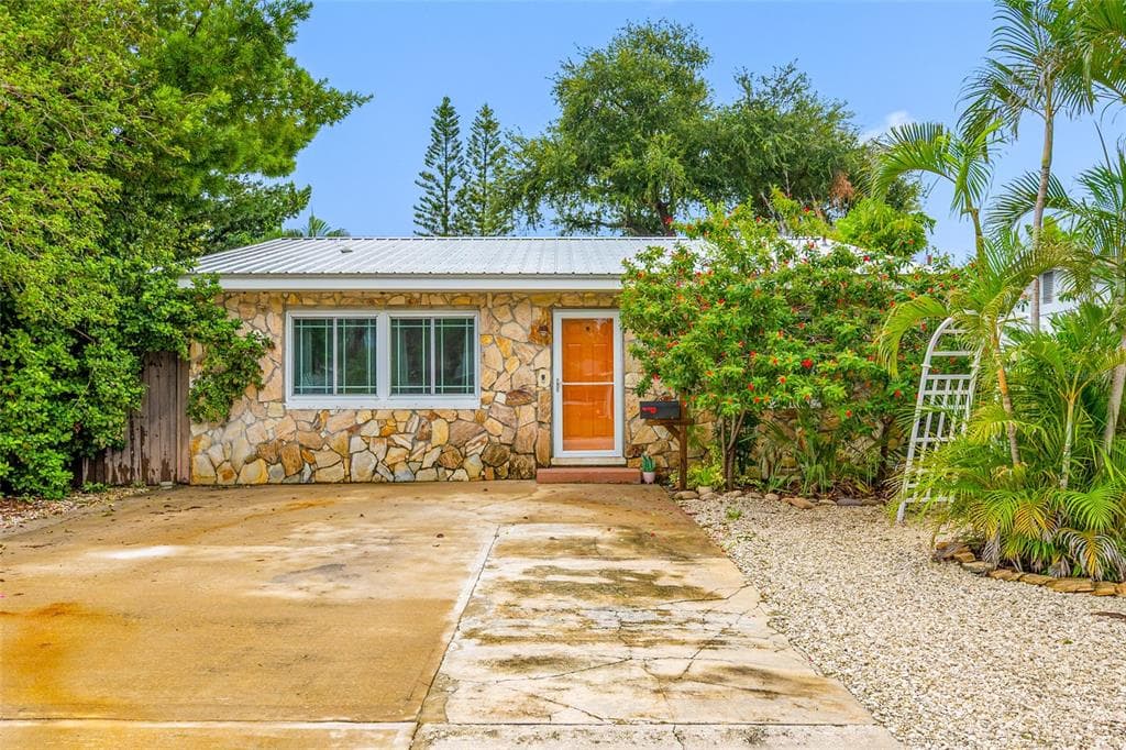 3935 11TH AVENUE N, ST PETERSBURG, FL 33713 — zdjęcie 2