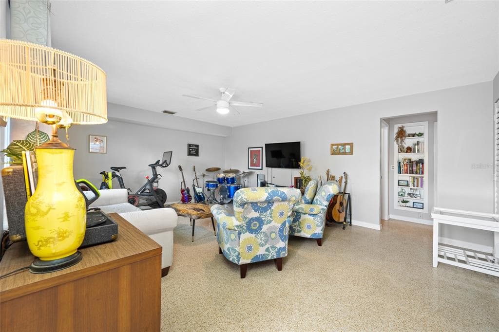 3935 11TH AVENUE N, ST PETERSBURG, FL 33713 — zdjęcie 4