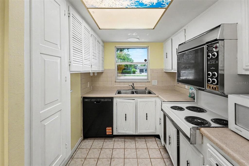 5870 38TH AVENUE N # 43, ST PETERSBURG, FL 33710 — zdjęcie 2