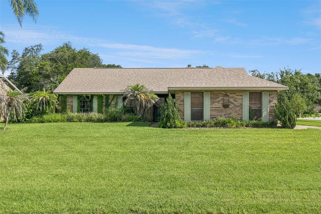 4 BASS LAKE DRIVE, DEBARY, FL 32713