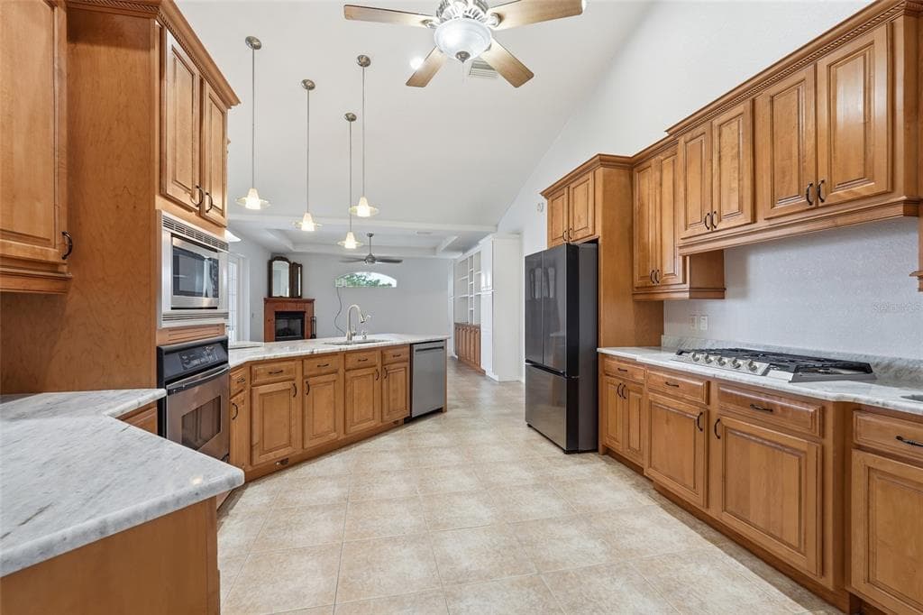 470 SPRING LAKE BOULEVARD NW, PORT CHARLOTTE, FL 33952 — zdjęcie 2