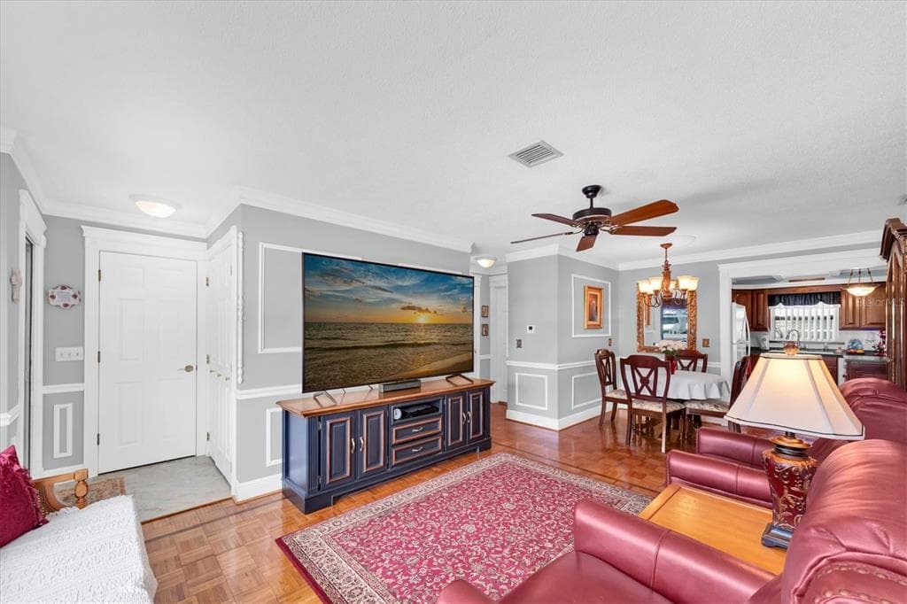 6915 VERSAILLES N, PINELLAS PARK, FL 33781 — zdjęcie 5