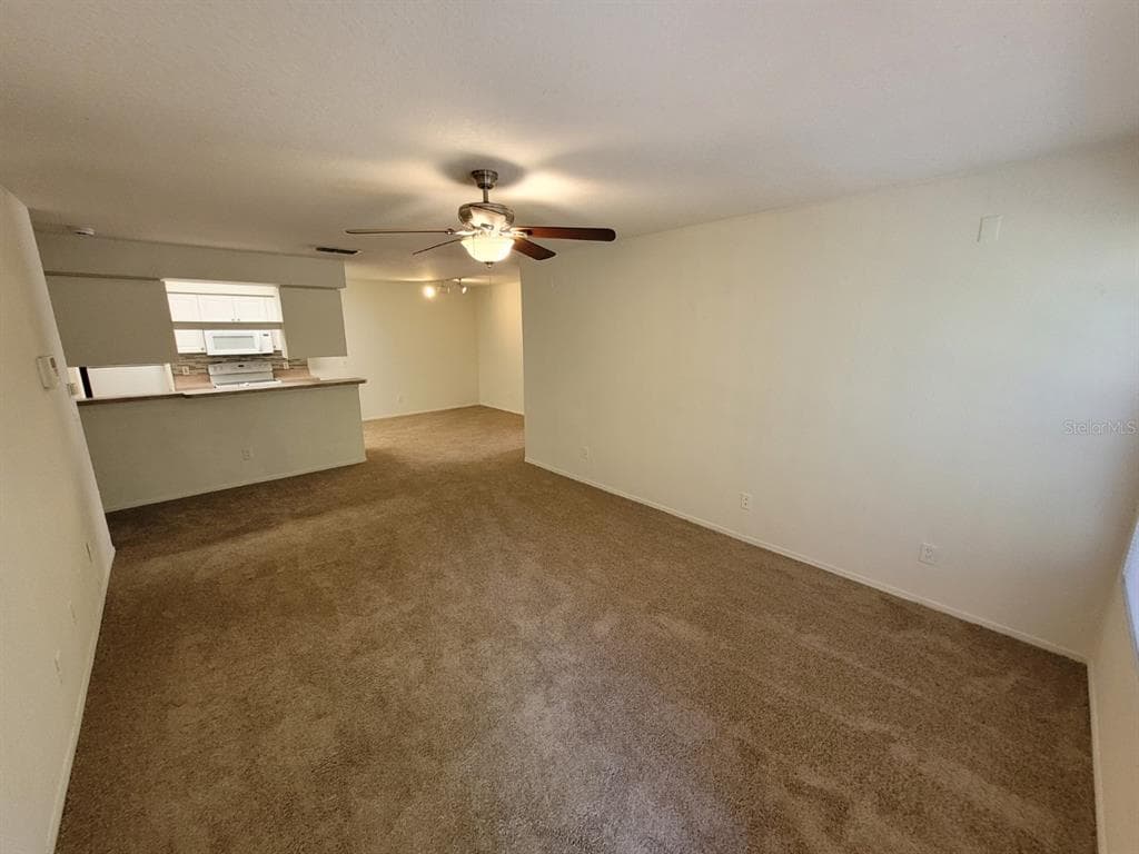 36106 LAKE CHASE BOULEVARD # 104, ZEPHYRHILLS, FL 33541 — zdjęcie 4