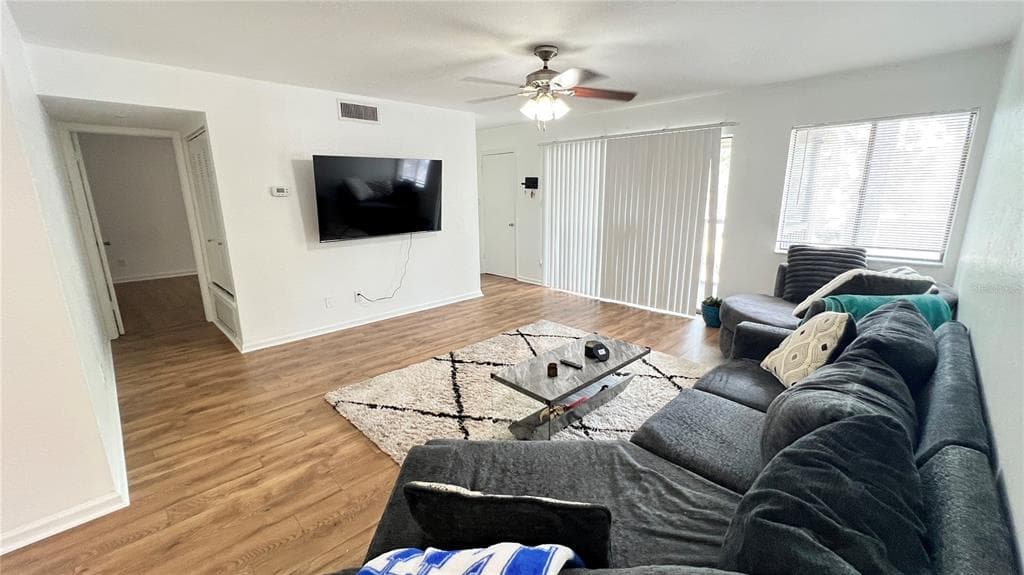 13289 ARBOR POINTE CIRCLE # 202, TAMPA, FL 33617 — zdjęcie 5